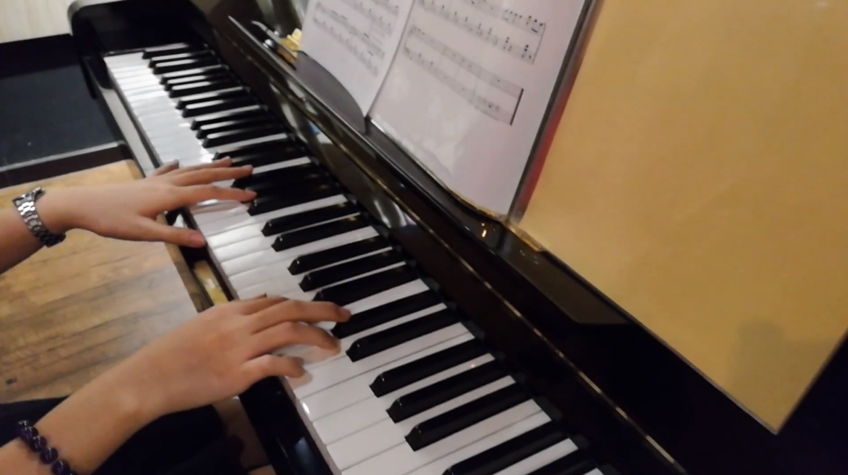 Japan Used Piano Kawai BL61 - Despacito