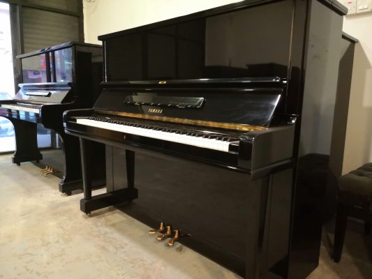 Japan Used Piano U3E - front1